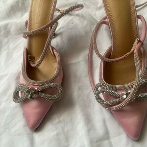 Elegant Pink Women's Shoes with Rhinestone Detail